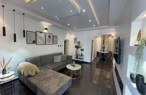 Oshodi-Isolo Apartamento | Deluxe Furnished 2bedroom Apartment. 24h Electricity and Security