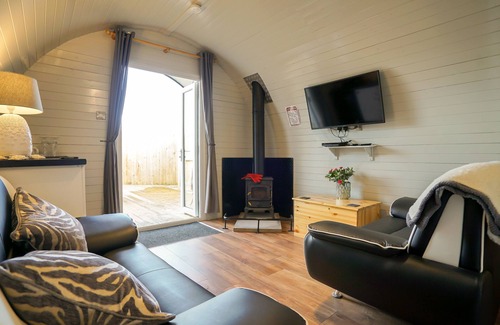Frodsham Chalet De Esquí | Deluxe Glamping Pod With Hot Tub in Frodsham