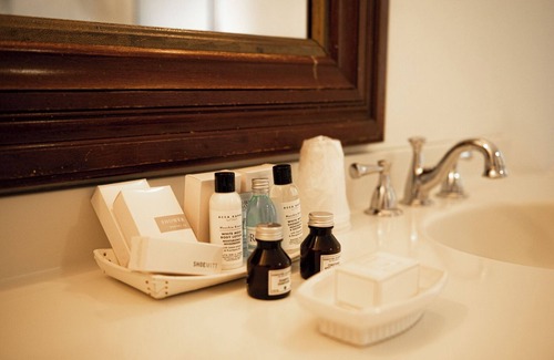 West Dover Complejo | Deluxe King Room w/pull-out love seat and fireplace