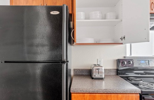 Shoreline West Apartamento | Deluxe Mountain View 1BR w/ Pool & Gym, 5 mins to Target, by Blueground