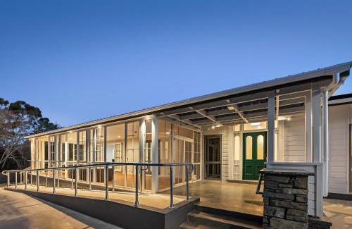 Whangarei Casa | Deluxe Queen Room at Wolfe Street