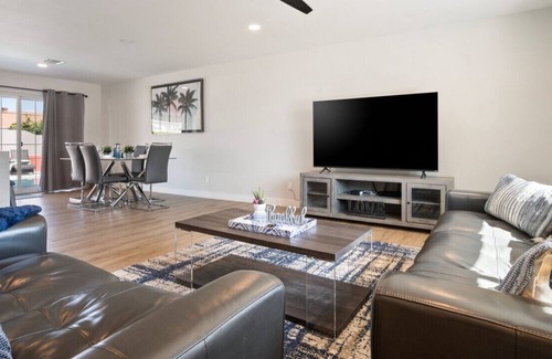 Park Scottsdale One Casa | Deluxe Ranch Home with a Hot tub, Pool, Fire pit, BBQ