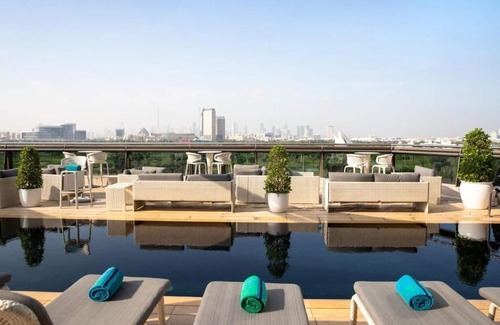 Garhoud Casa | Deluxe Room Near Aviation Club Garhoud By Luxury Bookings