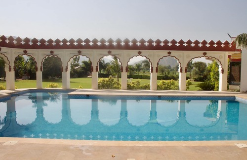 Pushkar Complejo | Deluxe Room @ Resorts in Pushkar Close to Lake and Market