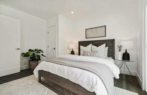 Parkside Casa | Deluxe Room with Private Bathroom & Fast WiFi