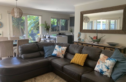 Seaford Casa | Oasis tropical - 2 minutos a pie de la playa.
