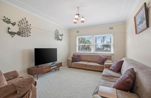 The Entrance Casa | Dening St - Central Location - Wifi