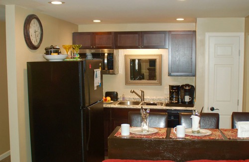 Southeast Casa | Denver Blue Bear Den: Apartamento DTC privado completo de 3 habitaciones