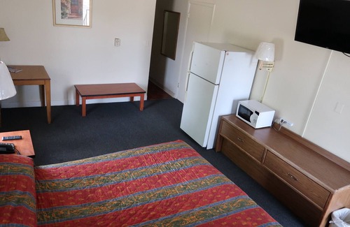 Lakewood Hotel | Denver West Inn