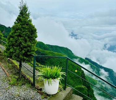 Chakrata Complejo | Deodar inn