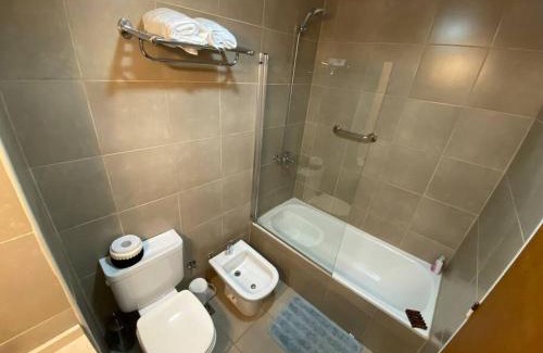 Tigre Apartamento | Departamento centrico en Tigre con Piscina y cochera incluida