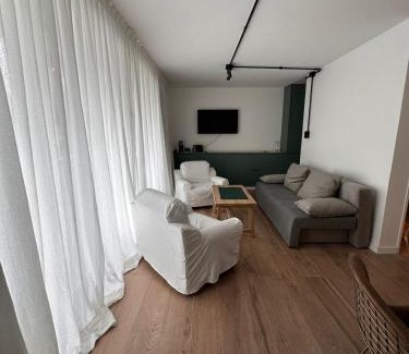 La Plata Apartamento | Departamento con balcon Centro La Plata by Lofter