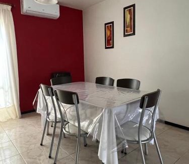 San Martín Apartamento | Departamento de Huéspedes