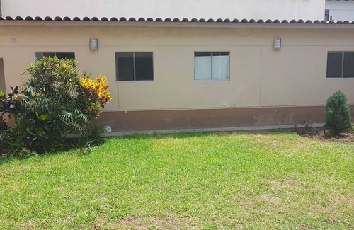 Santiago de Surco Apartamento | Departamento en 3 er piso con vista a jardin