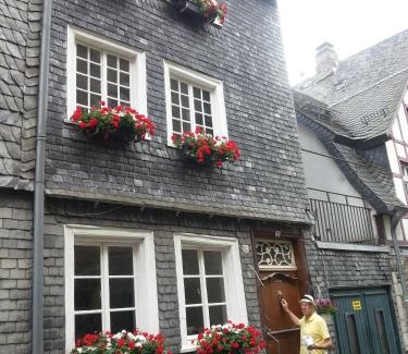 Monschau Cama Y Desayuno | Der kleine Globetrotter