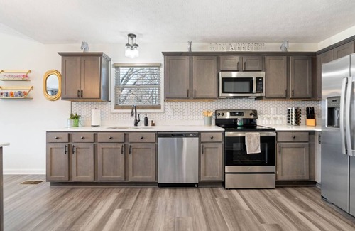 Buechel Casa | DerbyCityRetreat|GameRoomArcades|Firepit|Sleep8
