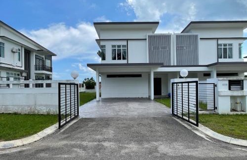 Bandar Penawar Casa | Desaru Arcadia Villa with Pool Table, Outdoor BBQ, Indoor Steamboat by Beestay