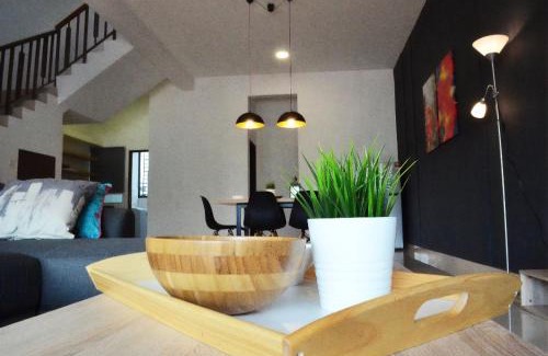 Desaru Casa | Desaru Cosy Homestay - near WaterPark, Beach, Rapid -Wifi, TVbox, Steamboat, BBQ Available