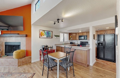 Tucson Condominio | Desert Days, Starry Nights—Your Perfect Tucson Stay with Mountain Views.