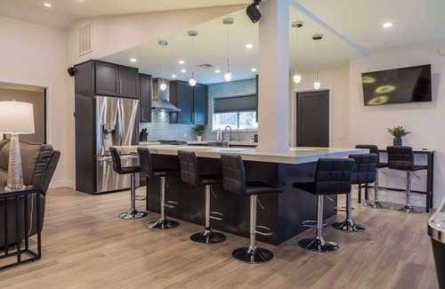 San Tan Valley Casa | Desert getaway retreat, pool, spa, billiards, bbq