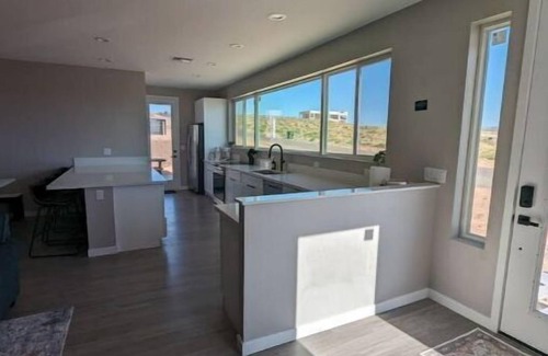 Greenehaven Casa | Desert Lakehouse Getaway