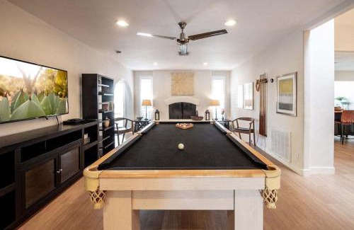 Avant Casa | Desert Oasis Resort Style Backyard Sleeps 18 Games