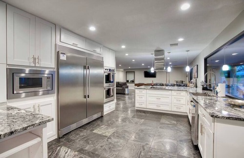 Sunburst Farms East Casa | Desert Oasis Summary: