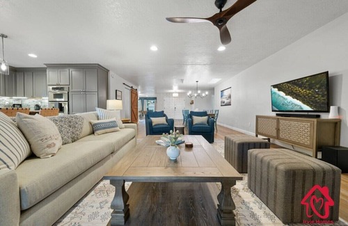 Cibola Addition Casa | Desert Skyline Getaway - An Irvie Home