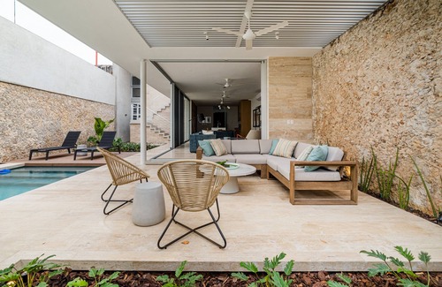 Barrio de Santiago Casa | Newly built design home on 68