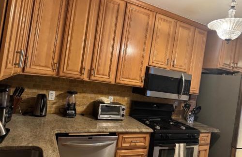 McGinley Square Apartamento | designer abode condo min to Manhattan in jersey city