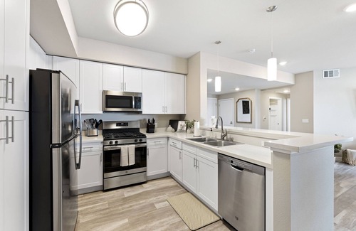 Sparks Apartamento | Designer Apt With Jacuzzi Walk To Casino Imax