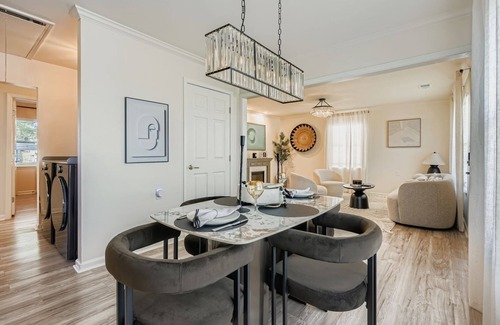 Westside Casa | Designer Furnished and Remodeled 3BR in Westside Atlanta - Office, Yard, Deck