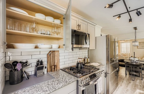 Westside Casa | Designer Furnished and Remodeled 3BR in Westside Atlanta - Office, Yard, Deck