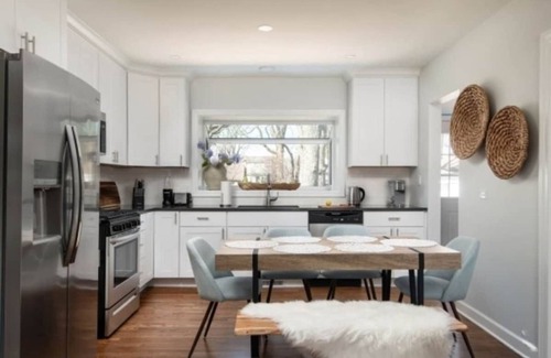 Des Plaines Casa | Designer Furnished + Game Room | LCP Collection