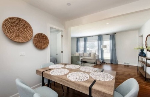 Des Plaines Casa | Designer Furnished + Game Room | LCP Collection