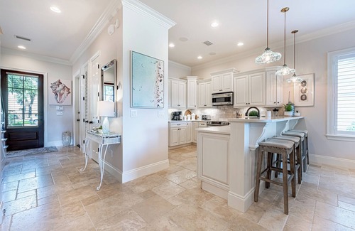 Villa Lago Casa | Designer Golf Course Beach Home with 2 Golf Carts in gated Resort