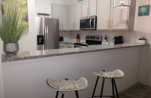 Bahama Bay Complejo | Diseñador renovado condominio en un magnífico entorno tropical