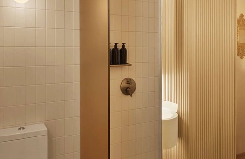 Bowery Hotel | Designer Room With A View l Vibrant NYC Nightlife