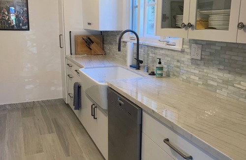 Balboa Island Cabaña | Reserve una de las casas históricas más bonitas