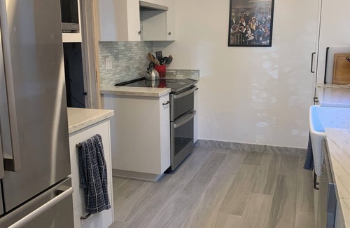 Balboa Island Cabaña | Reserve una de las casas históricas más bonitas