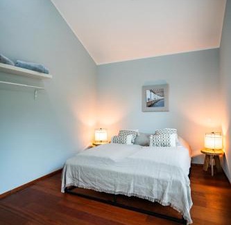 Ruedesheim am Rhein Casa | Designhaus - WHIRLPOOL - TERRASSE - GARAGE - 10 PERSONEN - AUFZUG - KÜCHE - FAMILIENFREUNDLICH - WIFI - NETFLIX