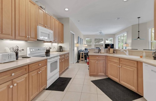 Biggar Casa | Desirable South Fort Myers Heated Pool Home! Gated Community, Close to Beaches, Parks & Shopping!