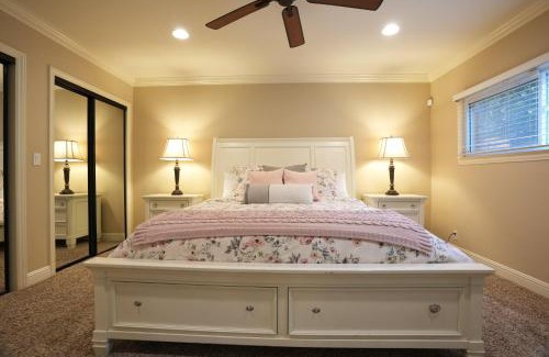 Northwest Anaheim Casa | Destination #03