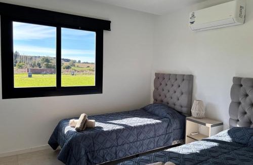 Sierra de los Padres Casa | Destino Serrano, Pileta & Parque en Barrio Cerrado