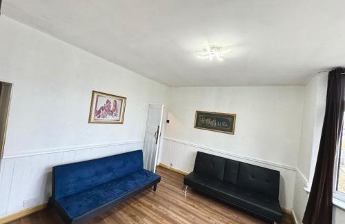 Runnymede Casa | Detached 4Beds - Windsor Heathrow & London Access