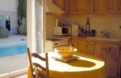 St.-Remy-de-Provence Casa | casa independiente clasificado 3 * con jardín y piscina