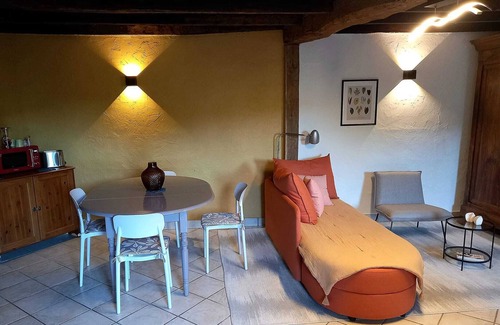 Condat-sur-Trincou Casa | Detached house in Dordogne, Périgord Vert, swimming pool and fireplace depending on season