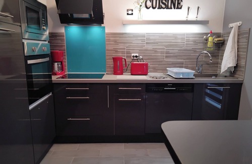 Noisiel Casa | Detached house with garden. Between Paris & Disney. Wi-Fi & Break fast Free