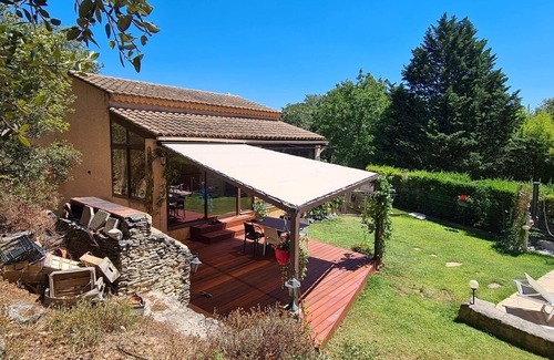 Sabran Casa | Casa unifamiliar con piscina tranquila en una pequeña aldea