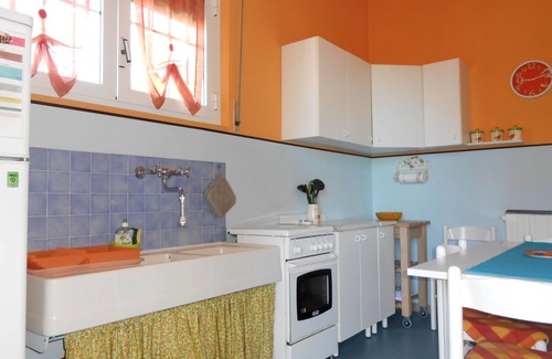 Montignoso Apartamento | Amplio apartamento independiente en una casa adosada con jardín en Versilia